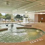Ramada By Wyndham Bettendorf 